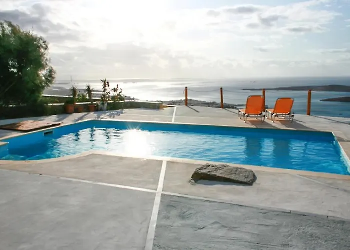 Charming House In Paros, 90 M² With Shared Pool Páros