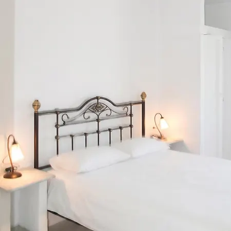 Holiday home Charming House In Paros, 90 M² With Shared Pool Parikia (Paros)