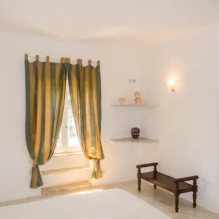 Charming House In Paros, 90 M² With Shared Pool