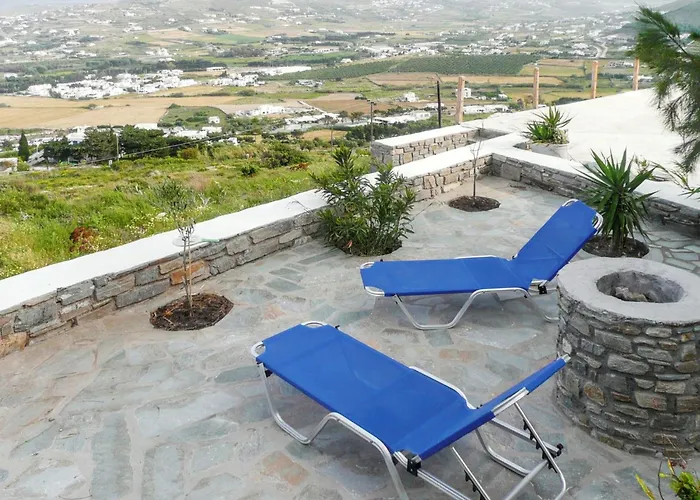 Charming House In Paros, 90 M² With Shared Pool パロス島