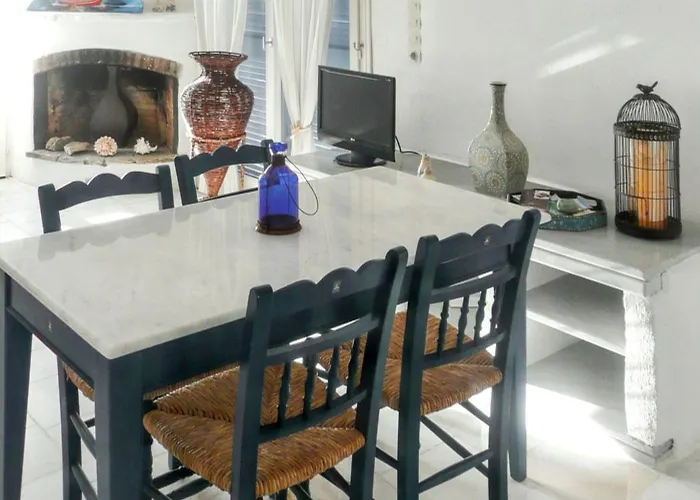 Charming House In Paros, 90 M² With Shared Pool * パロス島