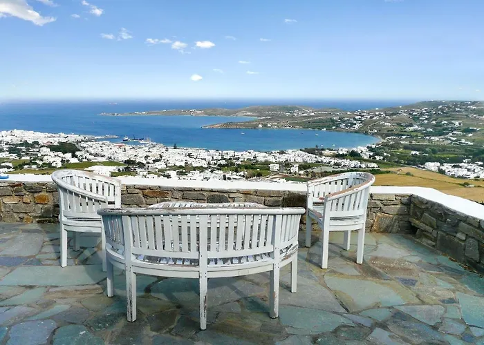 Charming House In Paros, 90 M² With Shared Pool パロス島